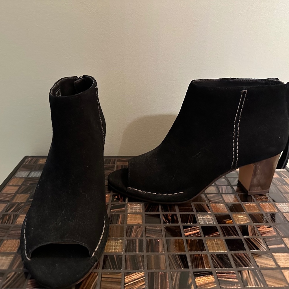 Clarks Spiced Melody Black Suede Peep-Toe Ankle & Bootie Boots Womens 8 M Zip